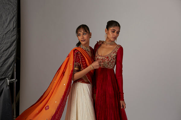 IVORY GAUZE CRINKLED LEHENGA SET WITH CHANDERI UNSTITCHED BLOUSE (BRM-25A))