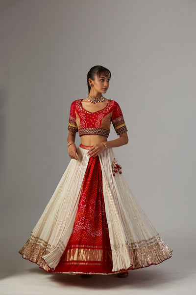 IVORY GAUZE CRINKLED LEHENGA SET WITH CHANDERI UNSTITCHED BLOUSE (BRM-25A))