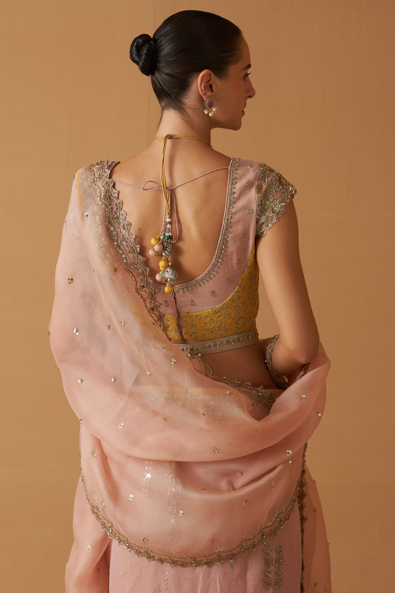 No.945 イタリア製　オーガンジー　椿　花柄　ゴールド　織柄　羽織り