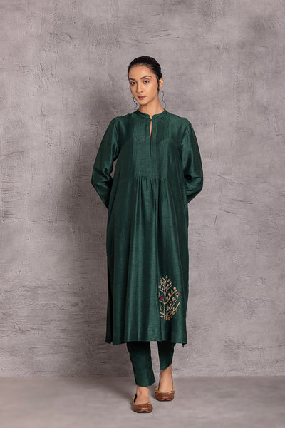 EMERALD VISCOSE DUPION EMBROIDERED KURTA SET (DT-04)