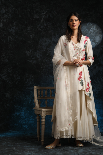 IVORY EMBROIDERED KURTA SET (3 PCS)