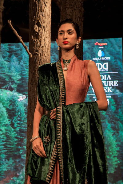 EMERALD GREEN SILK VELVET EMB. DUSHALA  (E-15/TL-132)