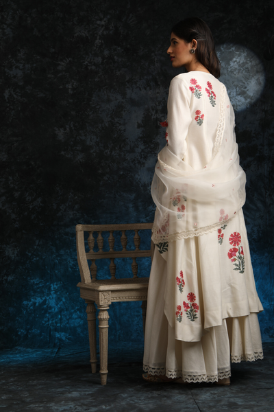 IVORY EMBROIDERED KURTA SET (3 PCS)