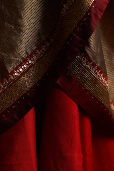 GOLDEN STRIPE TISSUE TIKKI EMBROIDERED SAREE WITH UNSTITCHES MAROON BLOUSE (CHHAVI-30)