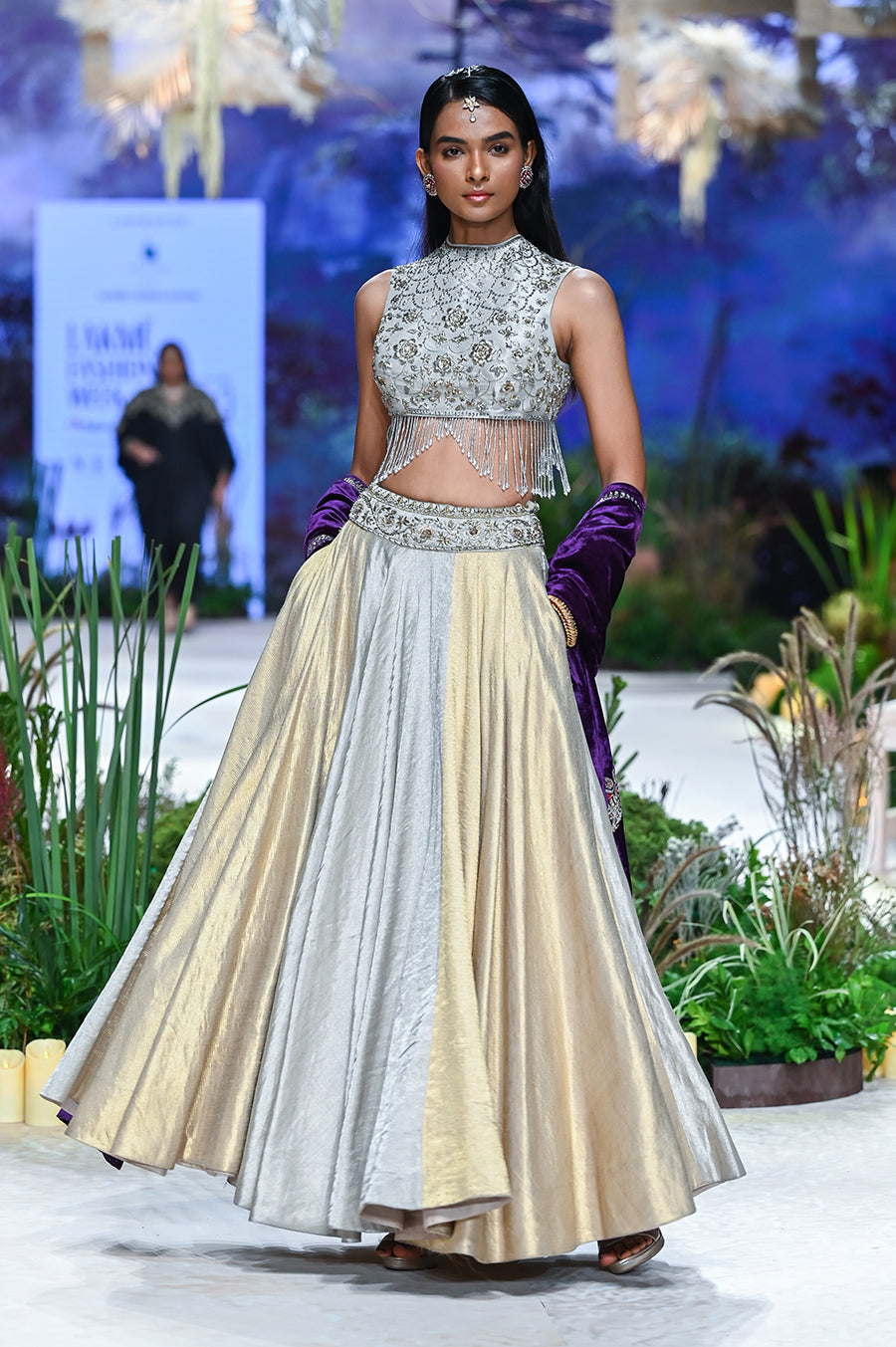 fashion silver skirt blouse