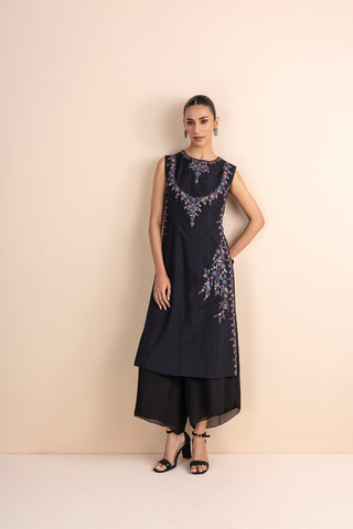 BLACK PRINTED & EMBROIDERED SLEEVELESS KURTA SET (2 PCS)