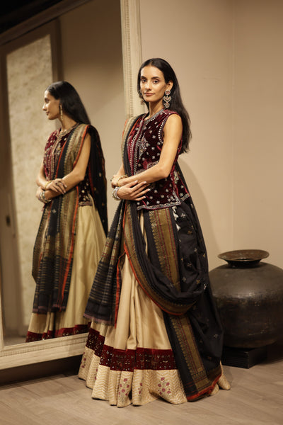 BLACK MUNGA TUSSAR SAREE (TANAY-07)