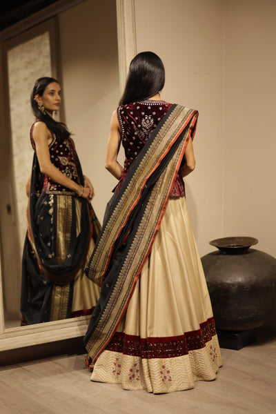 BLACK MUNGA TUSSAR SAREE (TANAY-07)