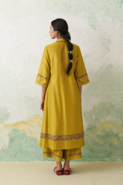 LIME GREEN CHANDERI EMB. KASHMIRA KURTA SET (3 PCS)