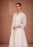 AN ELEGANT IVORY KURTA WITH SOFT DETAILING, PERFECT FOR EFFORTLESS DRESSING
