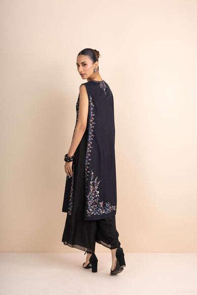 BLACK PRINTED & EMBROIDERED SLEEVELESS KURTA SET (2 PCS)