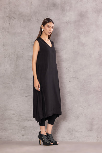 BLACK CHIFFON SLEEVELESS KURTA PAIRED WITH MONOCHROME CHIFFON PRINTED DUPATTA (BW-10)