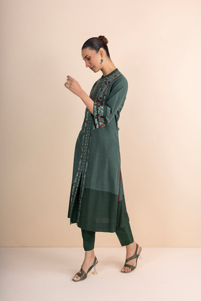 SHADES OF GREEN STRIPE PRINTED & EMBROIDERED KURTA SET (2 PCS)