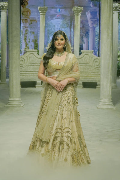 TOOSH DUPION EMBROIDERED TREE OF LIFE LEHENGA PAIRED WITH AN EMBROIDERED BLOUSE, TULLE NET EMBROIDERED DUPATTA, AND SILK ANTIQUE DUPATTA.(4PCS)