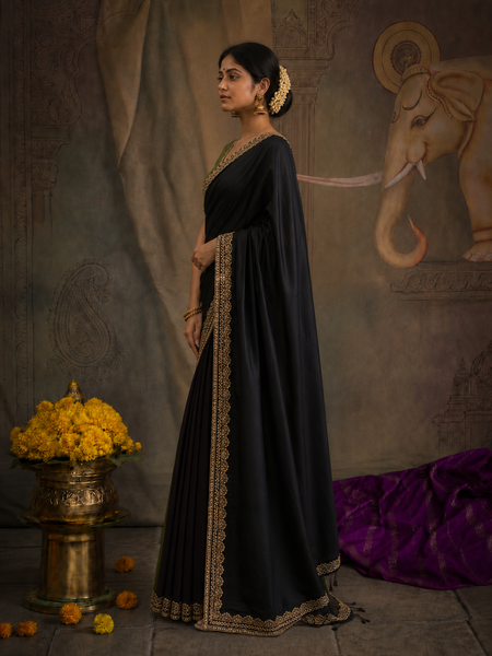 A BLACK SAREE WITH A BEAUTIFUL TOUCH OF OLIVE. (2 PCS)