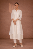 AN ELEGANT IVORY KURTA WITH SOFT DETAILING, PERFECT FOR EFFORTLESS DRESSING