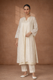 AN ELEGANT IVORY KURTA WITH SOFT DETAILING, PERFECT FOR EFFORTLESS DRESSING