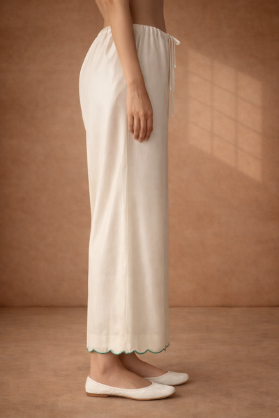 IVORY SILK CHANDERI PALAZO WITH DELICATE SCALLOP BORDER
