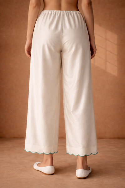 IVORY SILK CHANDERI PALAZO WITH DELICATE SCALLOP BORDER