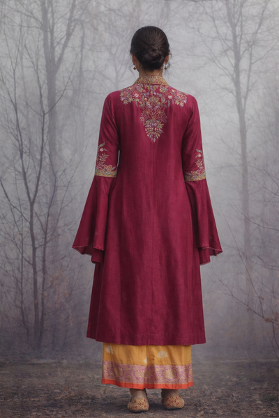 AN EMBROIDERED FALSA LINEN JACKET
