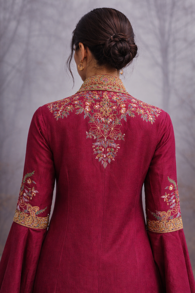 AN EMBROIDERED FALSA LINEN JACKET