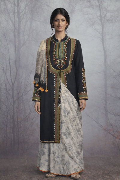 BLACK HAND-DETAILED LINEN JACKET