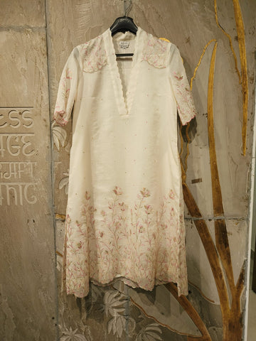 IVORY CHANDERI PINK JAAL EMBROIDERED SCALLOPED TUNIC  (1PC)