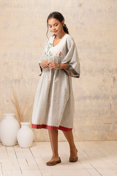 IVORY HANDLOOM COTTON EMBROIDERED KAAFTAN (CL-09)