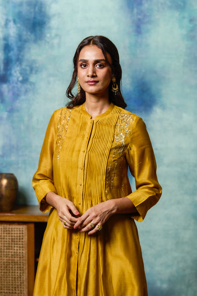 MUSTARD EMBROIDERED CHANDERI KURTA SET (SAM/WS-02)