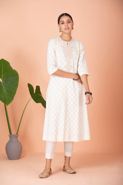 IVORY KURTA WITH DORI EMBROIDERY ON NECKLINE PAIRED WITH IVORY PANTS (SR-20A)