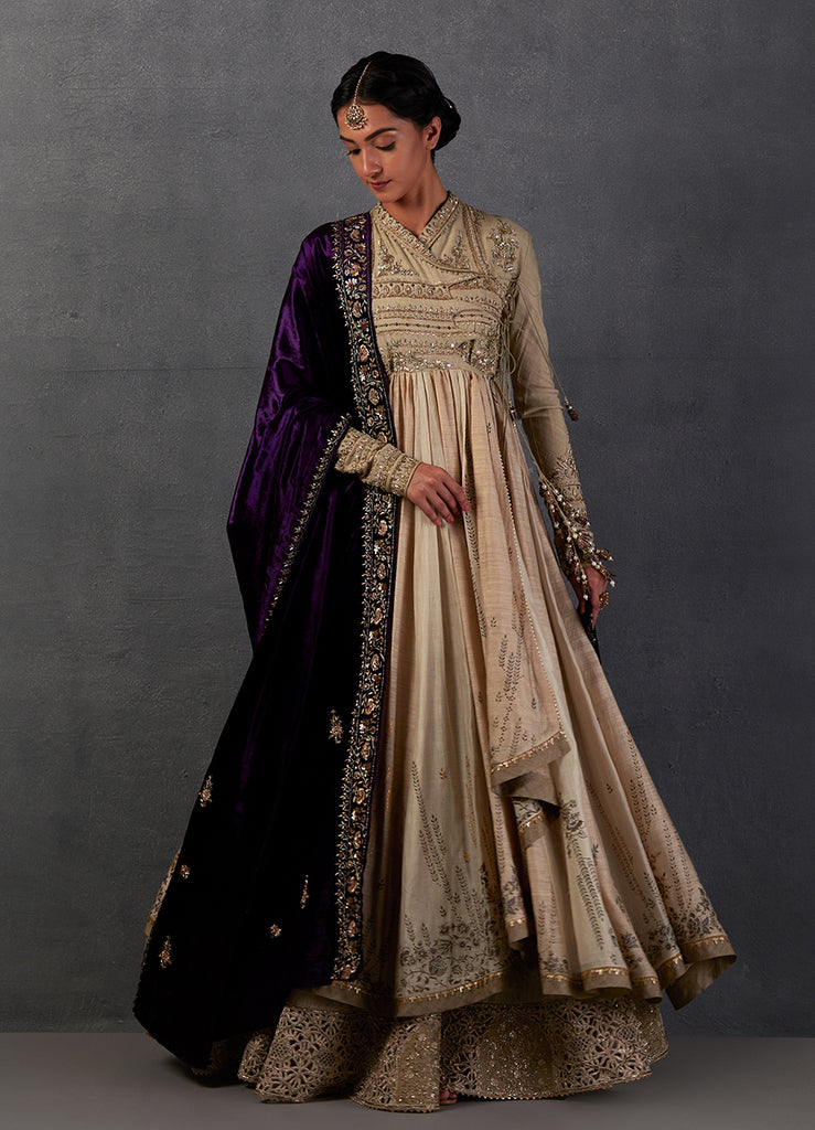PURPLE SILK VELVET EMBROIDERED DUSHALA (DUS-66) Anju Modi PURPLE SILK VELVET EMBROIDERED DUSHALA (DUS-66) Anju Modi
